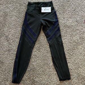 NWT Zyia Active Dark Olive Mesh Luxe Leggings Women’s Size 4